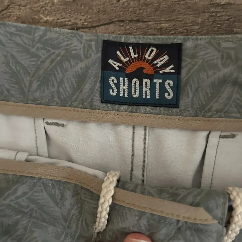 Faherty All Day 31 X 9” Short Belharra Dunes Grey Green All Over Tropical Print